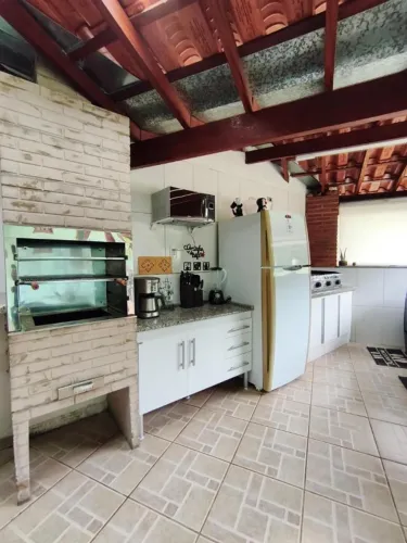 VENDO CASA COM PISCINA EM MARCILIO DE NORONHA