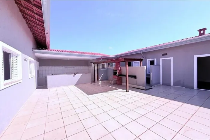 Casa com edícula para alugar por R$ 5.000,00/mês - Vila Loanda - Atibaia-SP