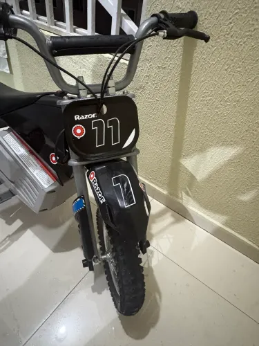 Moto elétrica razor350