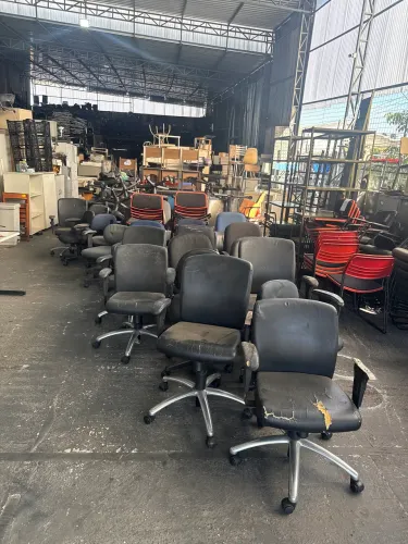 Cadeiras 30 peças variadas e modelos usadas 
