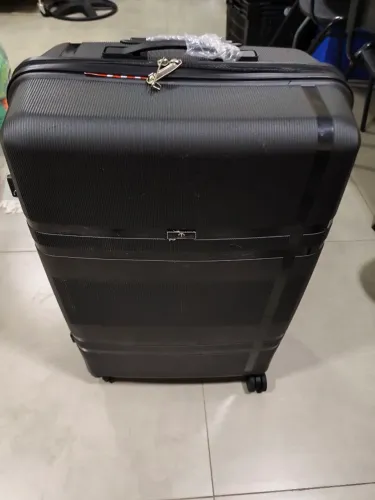 Mala de Viagem Preta 32 kgs usada uma vez só. Em perfeito estado como Nova !!!!!!