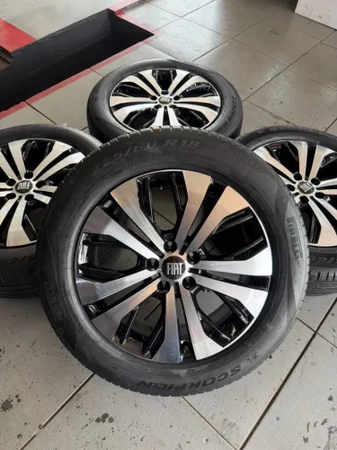 Rodas 18 Fiat toro original + pneus Pirelli