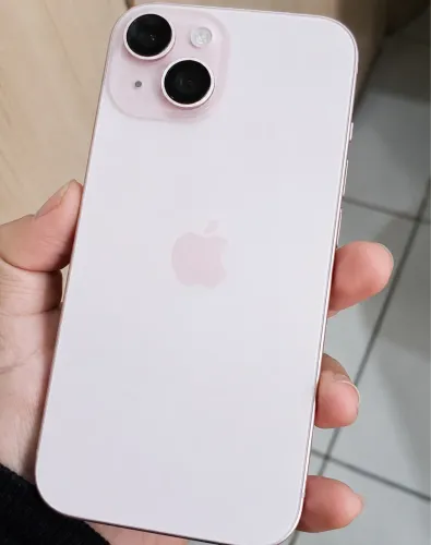 Iphone 15 rosa 128gb usado em estado de novo