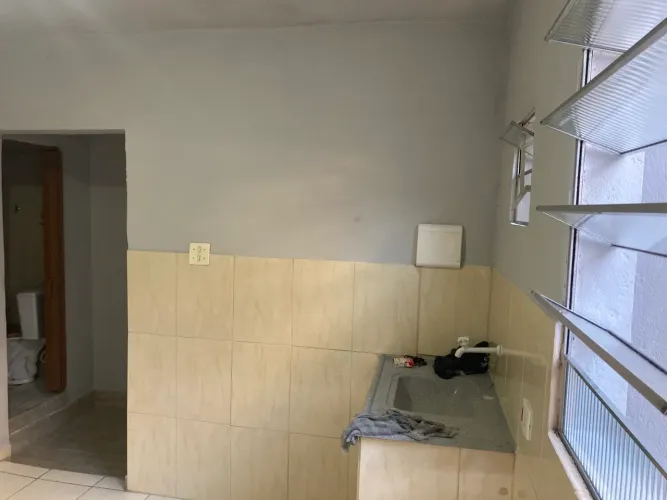 alugo kitnet individual para um rapaz 700.00