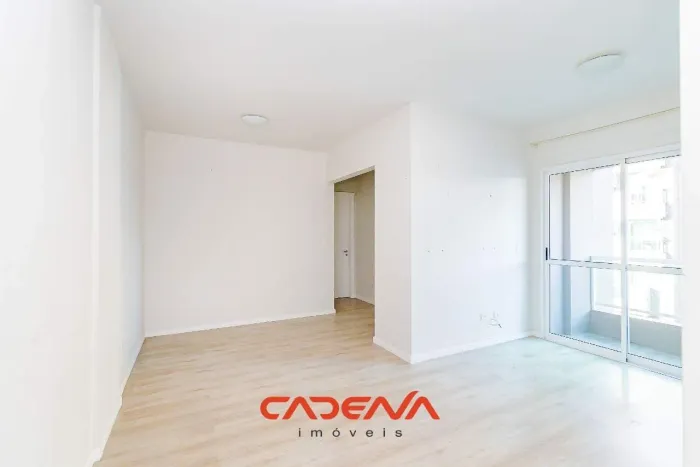 Apartamento com 2 quartos e 1 vaga para aluguel no Capão Raso