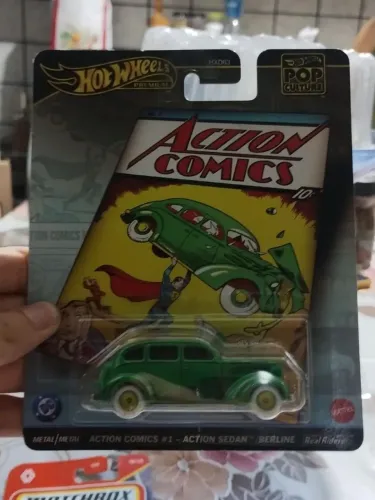 Hot wheels premium super man