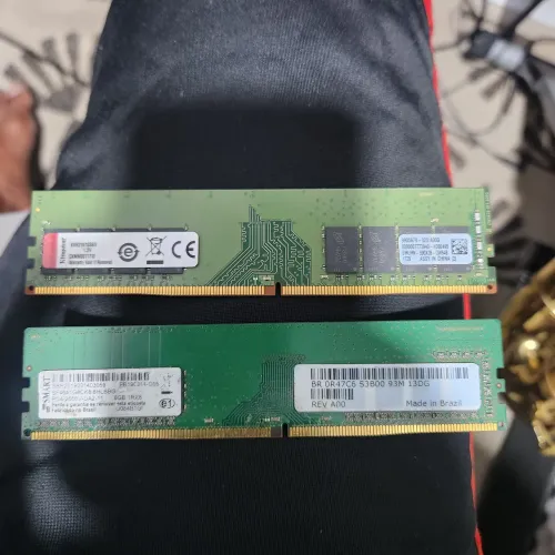 Pente Memória ddr4 8gb cada um.
