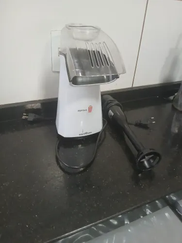 Vende-se pipoqueira elétrica e mix triturador.