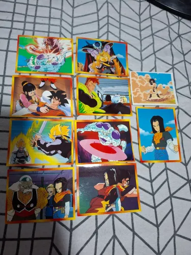 Figurinhas Dragon Ball anos 2000