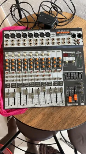 Mesa de som SOUNDCRAFT 1202FX