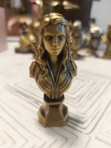 Viúva Negra da linha Marvel Steel Collectibles omelete Box