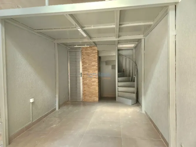 Loja 34 m² com mezanino Dona Clara