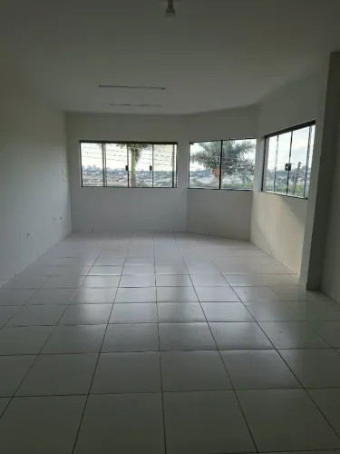 Sala Comercial / Kitnet 45m² com Banheiro - Sarandi