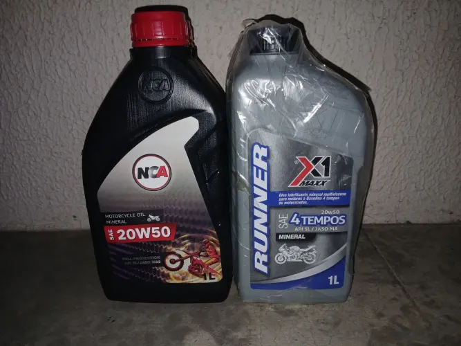 Óleo mineral 20w50 para moto.