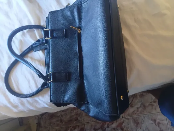 Bolsa semi nova usada três vezes imbui