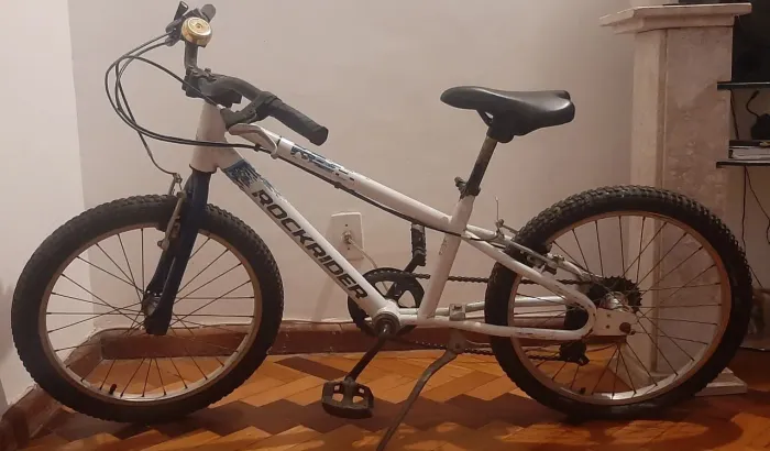 Bicicleta Rockrider com 6 marchas 