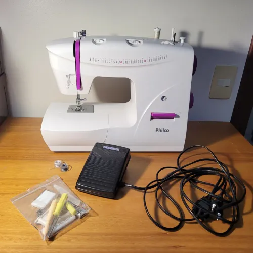 Máquina de Costura Philco Multi Stitches (Com Acessórios e Pedal) - Estado de Nova