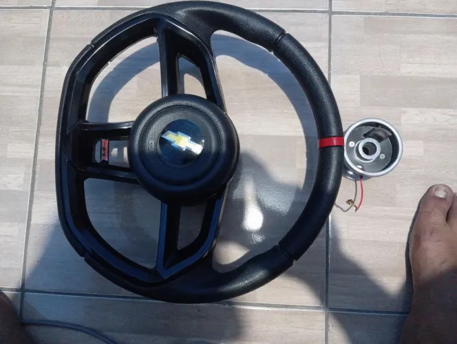 Vende-se esse volante esportivo novo 200 reais