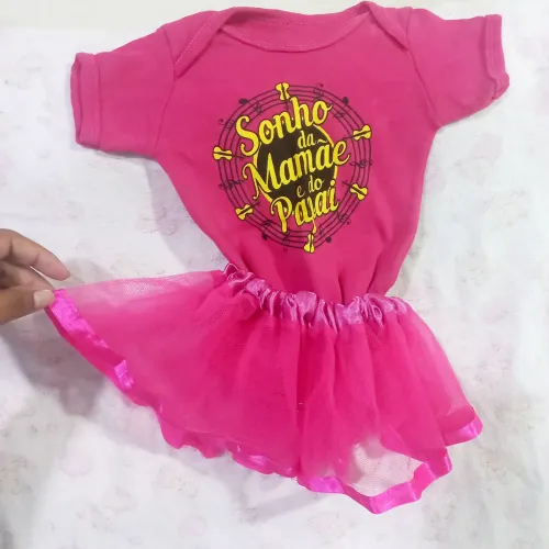Roupas de bebê para meversário