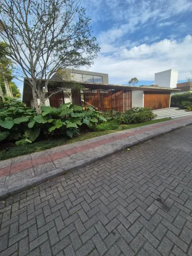 Casa Moderna vista mar em cacupé