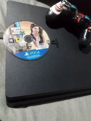 PS4 SEMI NOVO 1 TERA MAIS CD GTA 5 MAIS UM CONTROLE ORIGINAL ANALISO TROCAS