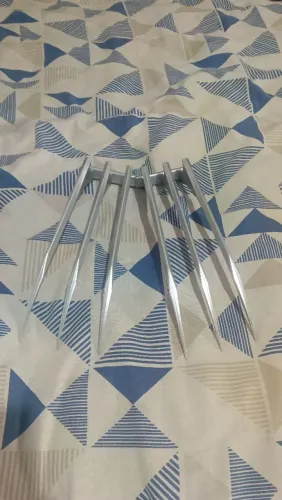 Par de garras do Wolverine de plástico