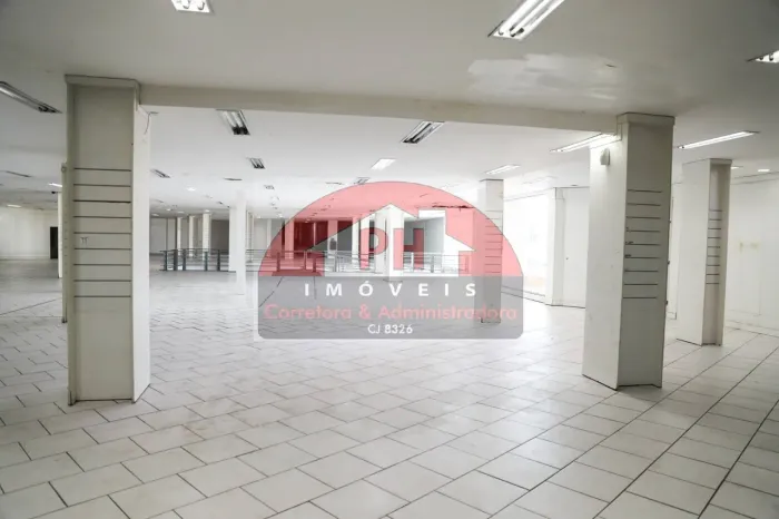 ALUGA-SE LOJÃO 2500m² no centro de São Pedro da Aldeia