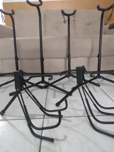 Suporte de chão pra instrumento musical ( vendo todos )
