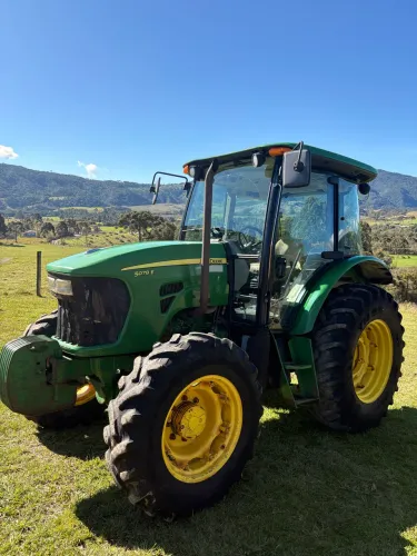Trator John Deere 5078E