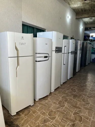 Geladeira de procedência todas funcionando perfeitamente e com garantia de 90 dias