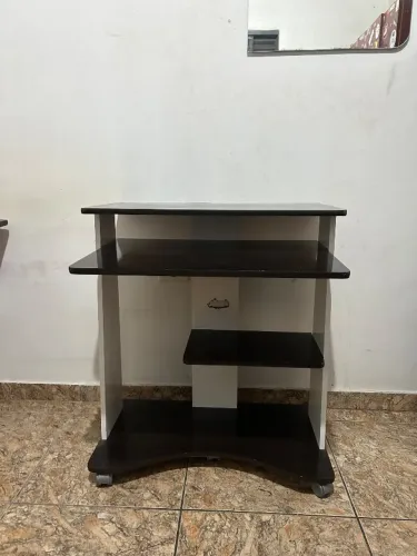 Mesa de escritório simples