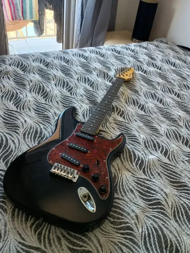 Guitarra Giannini Nova Standart Series