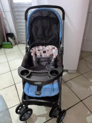 Carrinho de bebe semi novo.