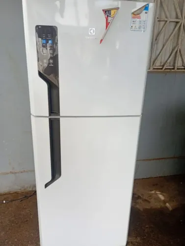Vendo geladeira R$2.000,00