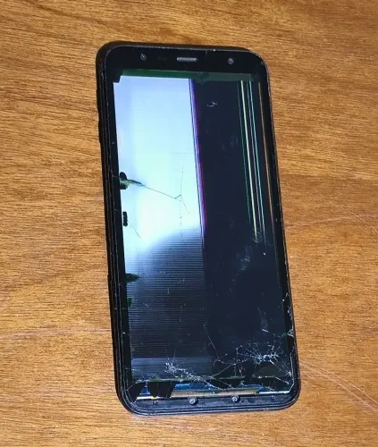 SAMSUNG J4 PLUS TELA QUEBRADA PARA RETIRAR PEÇAS