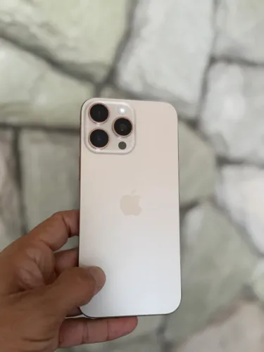 iPhone 16 pro Max 256 GB, desert, pouco mais de um ano de uso