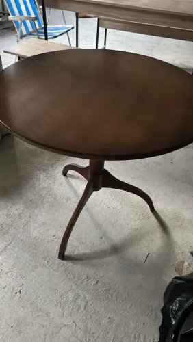 Vendo mesa madeira maciça