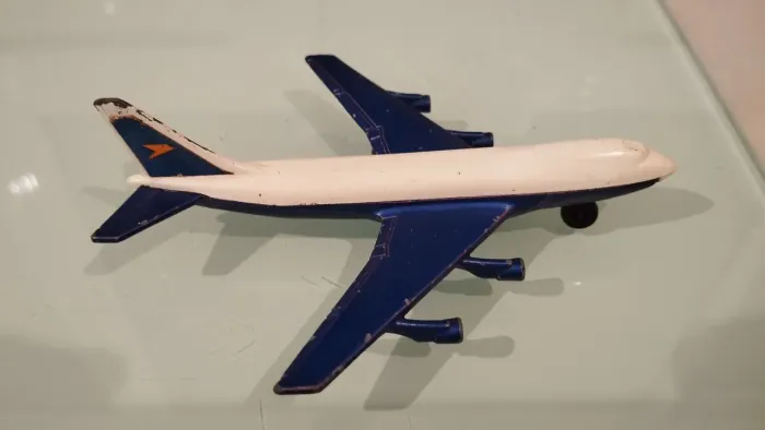 Boeing 747 completo  e Speedfire  com avarias. Made in England 1973