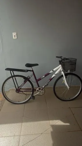 Bicicleta para vender está boa toda só falta arrumar os pneus