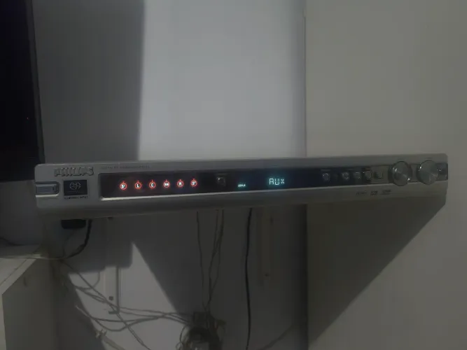 Home theater Phillips lx 700