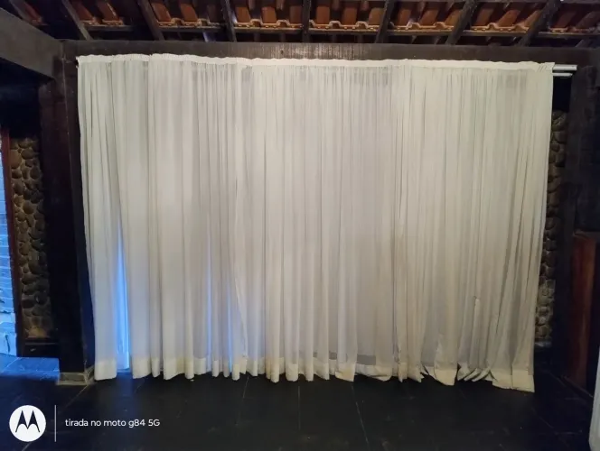 Cortinas de vual brancas , vermelha, amarela, lilás 2,43 altura x 1,00 largura