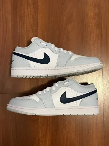Air Jordan 1 Low Aura/White/Squadron Blue (553558-400)