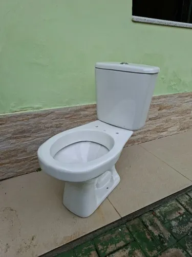 Vaso sanitário Deca Aspen com caixa acoplada