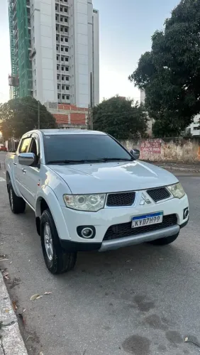 Mitsubishi L200 Triton HPE 3.2 CD TB Int.diesel AUT 2013