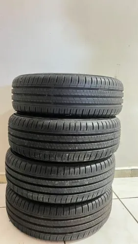 Vende-se pneus novos