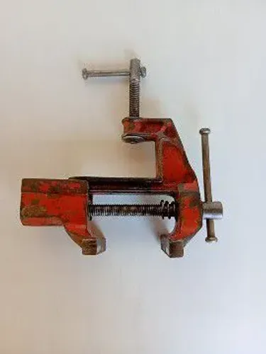 Morsa de bancada leia a descrição)