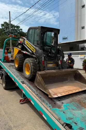 Mini pá carregadeira New holland L218 Bobcat