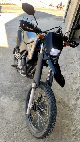 Tornado 250 Preta
