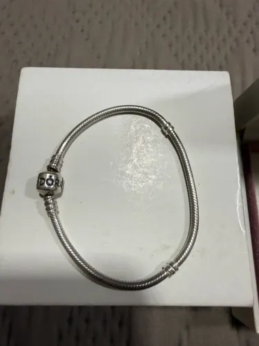 Pulseira Pandora original com 16 berloques