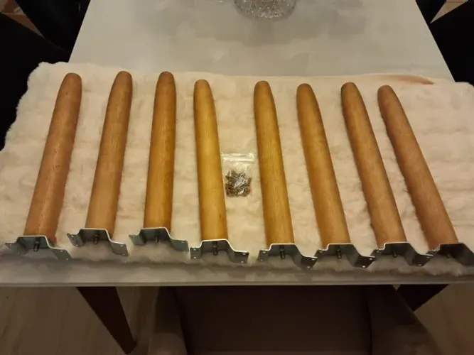 Jogo com 8 pés de cadeira ou mesa de centro sem uso